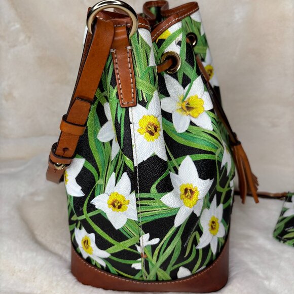 Dooney & Bourke Daffodils on Black Drawstring Bucket Bag With Matching Wristlet - Picture 4 of 16